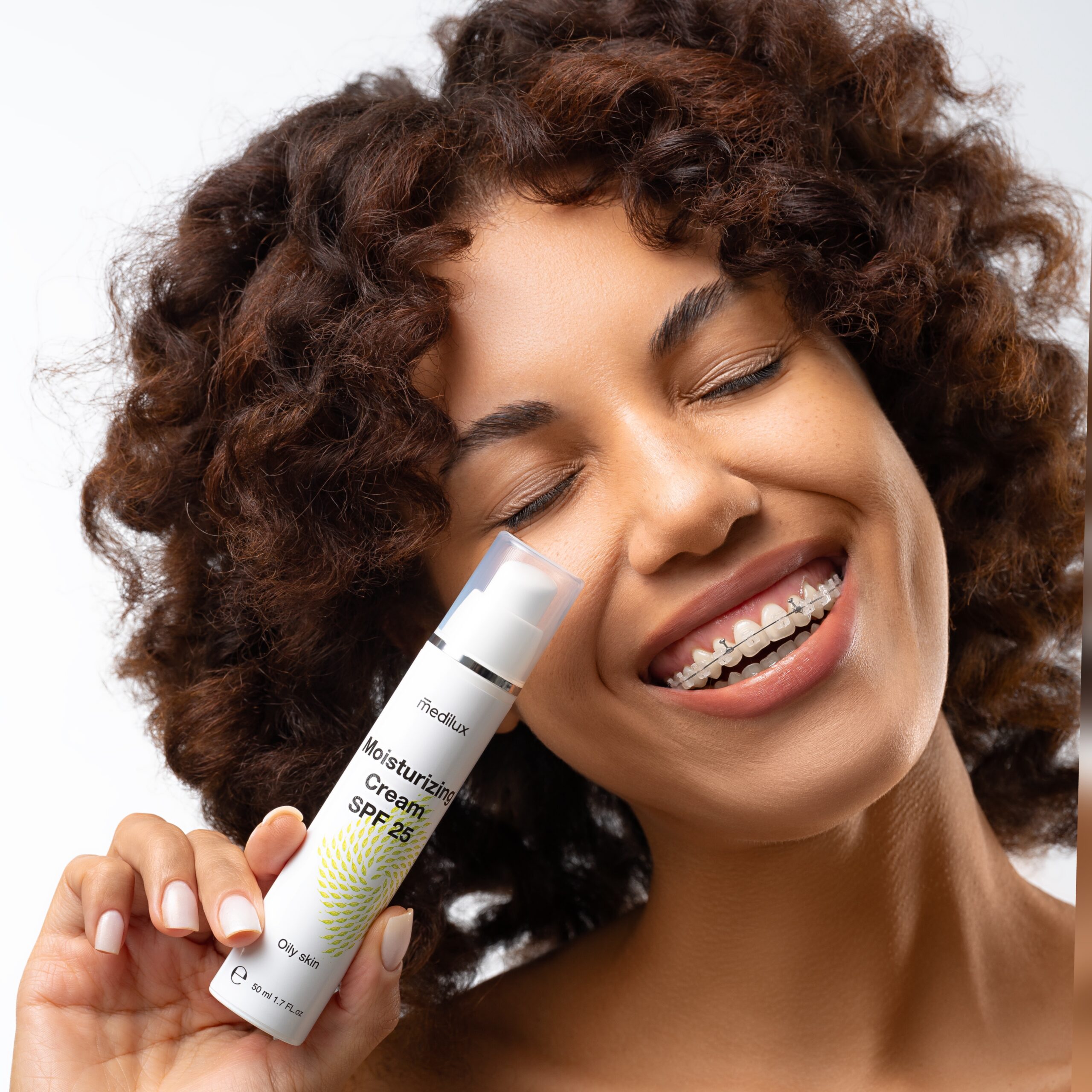 Moisturizing Cream SPF 25 for Oily Skin - Image 2